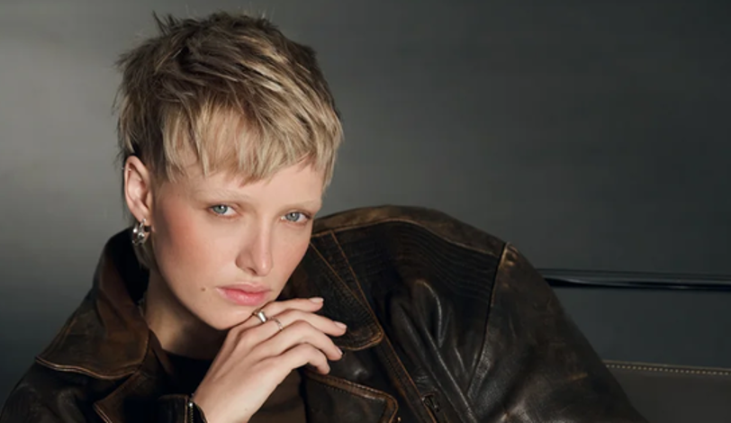 Kouzlo variability: Odhalte profi tipy pro styling krátkých vlasů!